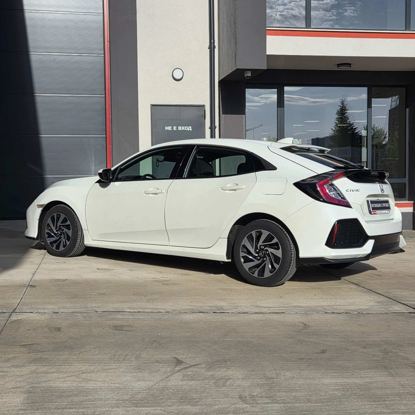 Honda Civic 1.0 VTEC TURBO Comfort MT, снимка 7 - Автомобили и джипове - 55817331