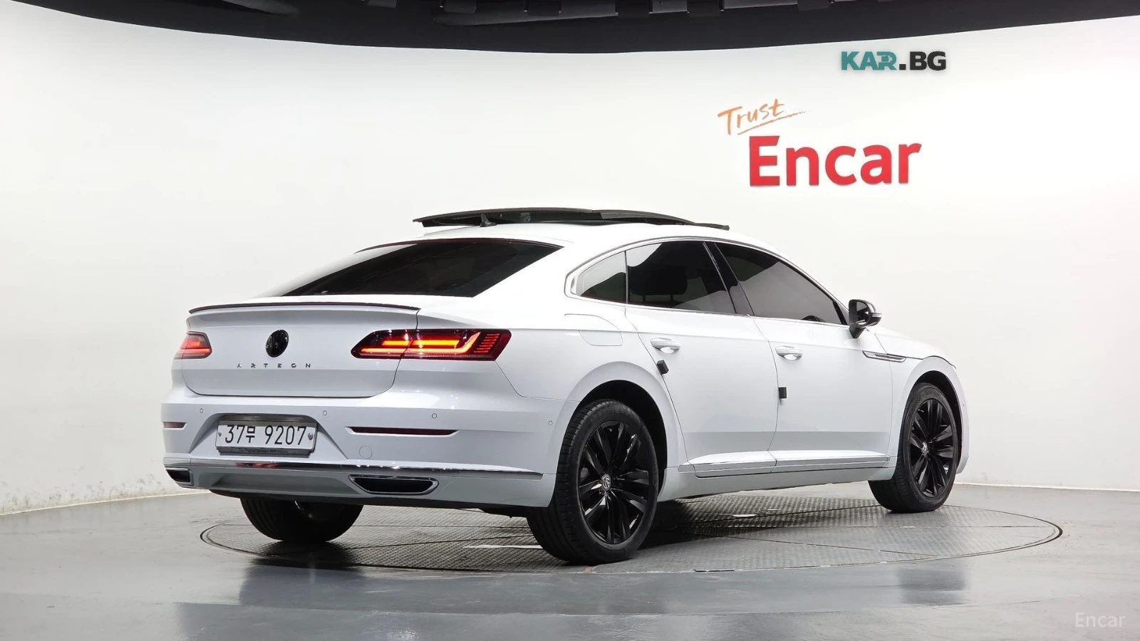 VW Arteon PRESTIGE* ОБДУХВАНЕ* 360 КАМЕРА* ПАМЕТ* ПАНО, снимка 2 - Автомобили и джипове - 56292125