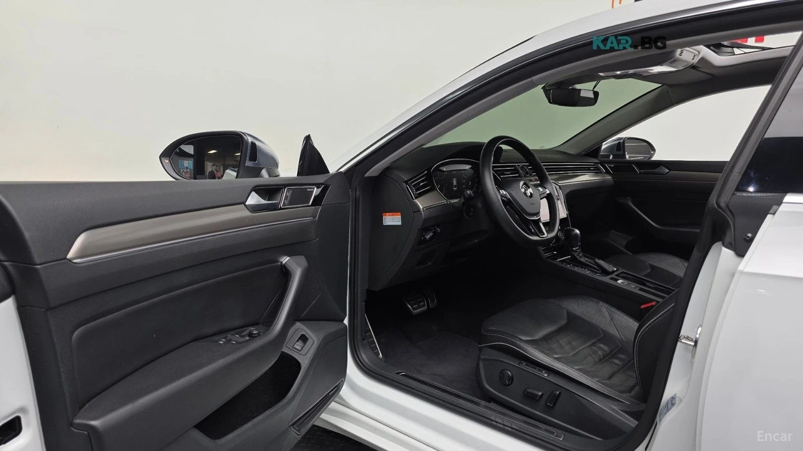 VW Arteon PRESTIGE* ОБДУХВАНЕ* 360 КАМЕРА* ПАМЕТ* ПАНО, снимка 10 - Автомобили и джипове - 56292125