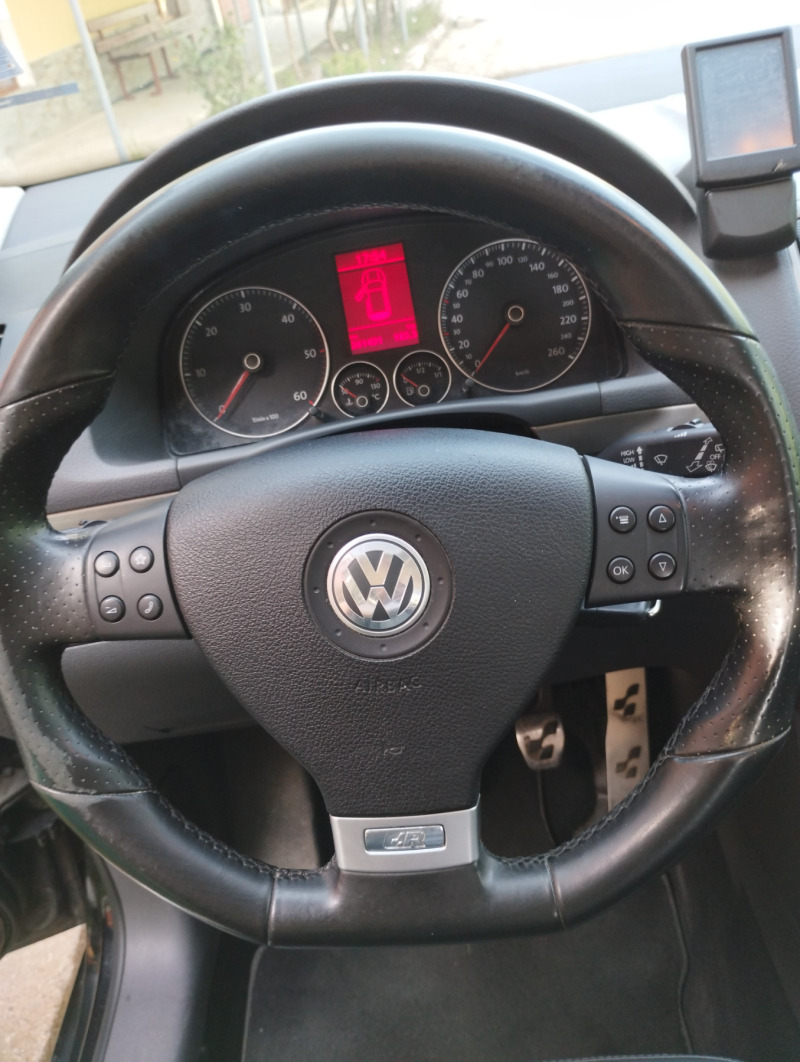 VW Touran 2.0TDI 170 FR , снимка 13 - Автомобили и джипове - 46322300