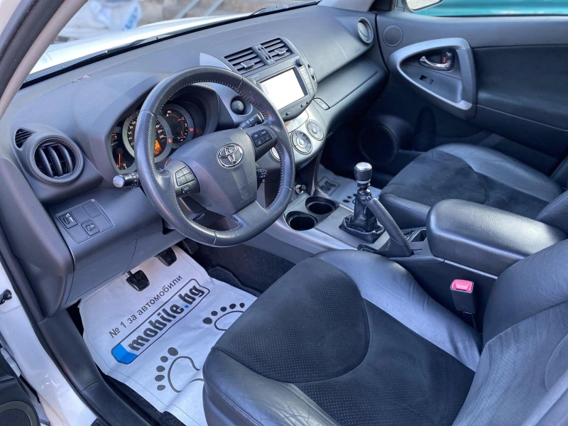 Toyota Rav4 Luxury* KeylessGo* Navi* Italy* , снимка 7 - Автомобили и джипове - 48087742