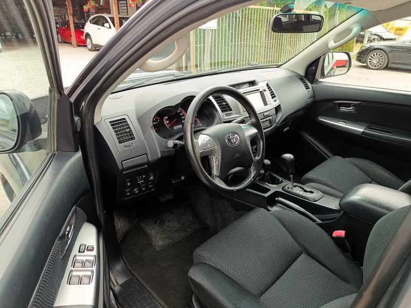 Toyota Hilux 3.0 D4D* 4X4* БАВНИ* БЛОКАЖ* АВТОМАТИК* ИТАЛИЯ* , снимка 8 - Автомобили и джипове - 52014504