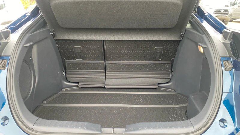 Toyota C-HR 2.0 HEV AWD CLASSY, снимка 13 - Автомобили и джипове - 52323959