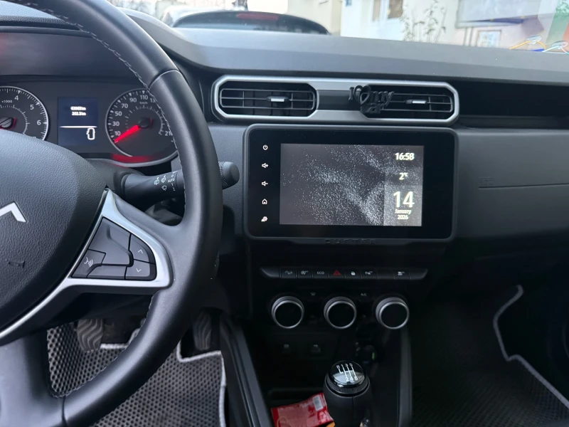 Dacia Duster, снимка 2 - Автомобили и джипове - 53102571