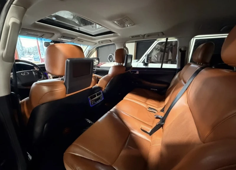 Lexus LX 570 7 МЕСТА * БЕЗ ИНЦИДЕНТИ * АДАПТИВНО ОКАЧВАНЕ * 4WD, снимка 14 - Автомобили и джипове - 53528541