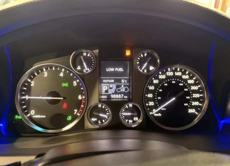 Lexus LX 570 7 МЕСТА * БЕЗ ИНЦИДЕНТИ * АДАПТИВНО ОКАЧВАНЕ * 4WD, снимка 8 - Автомобили и джипове - 53528541