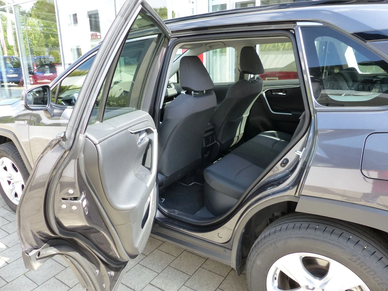Toyota Rav4 2.5 Hybrid 4x4 | Mobile.bg — изображение 14