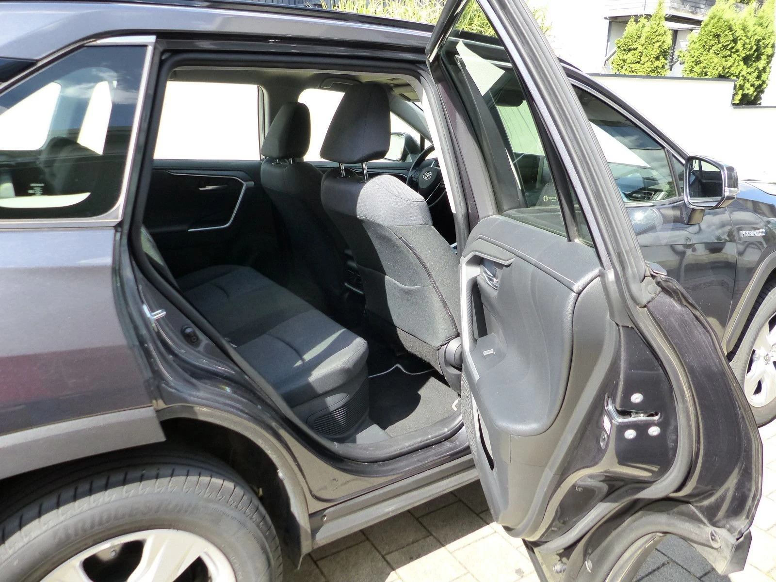 Toyota Rav4 2.5 Hybrid 4x4 | Mobile.bg — изображение 15