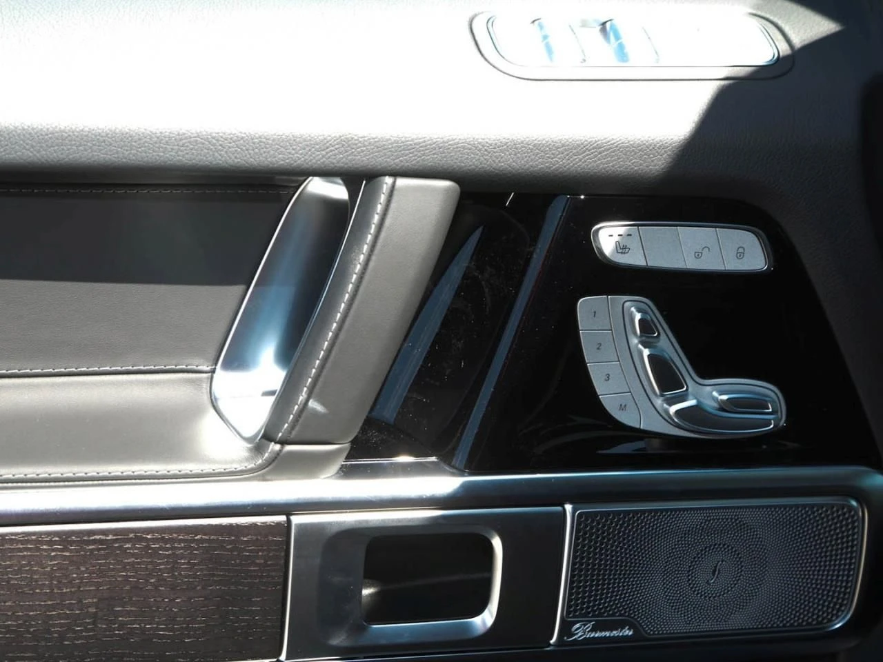 Mercedes-Benz G 580 EQ/ AMG/ 4MATIC/ NIGHT/ BURMESTER/ 360/ KEYLESS/ - изображение 6