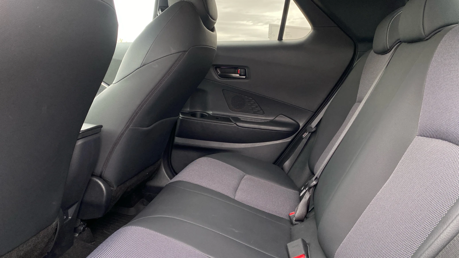 Toyota C-HR 2.0 HEV AWD CLASSY | Mobile.bg   12