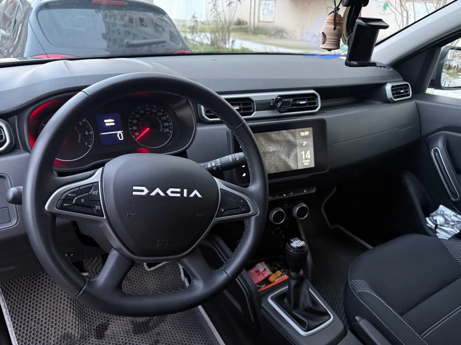 Dacia Duster  - изображение 8