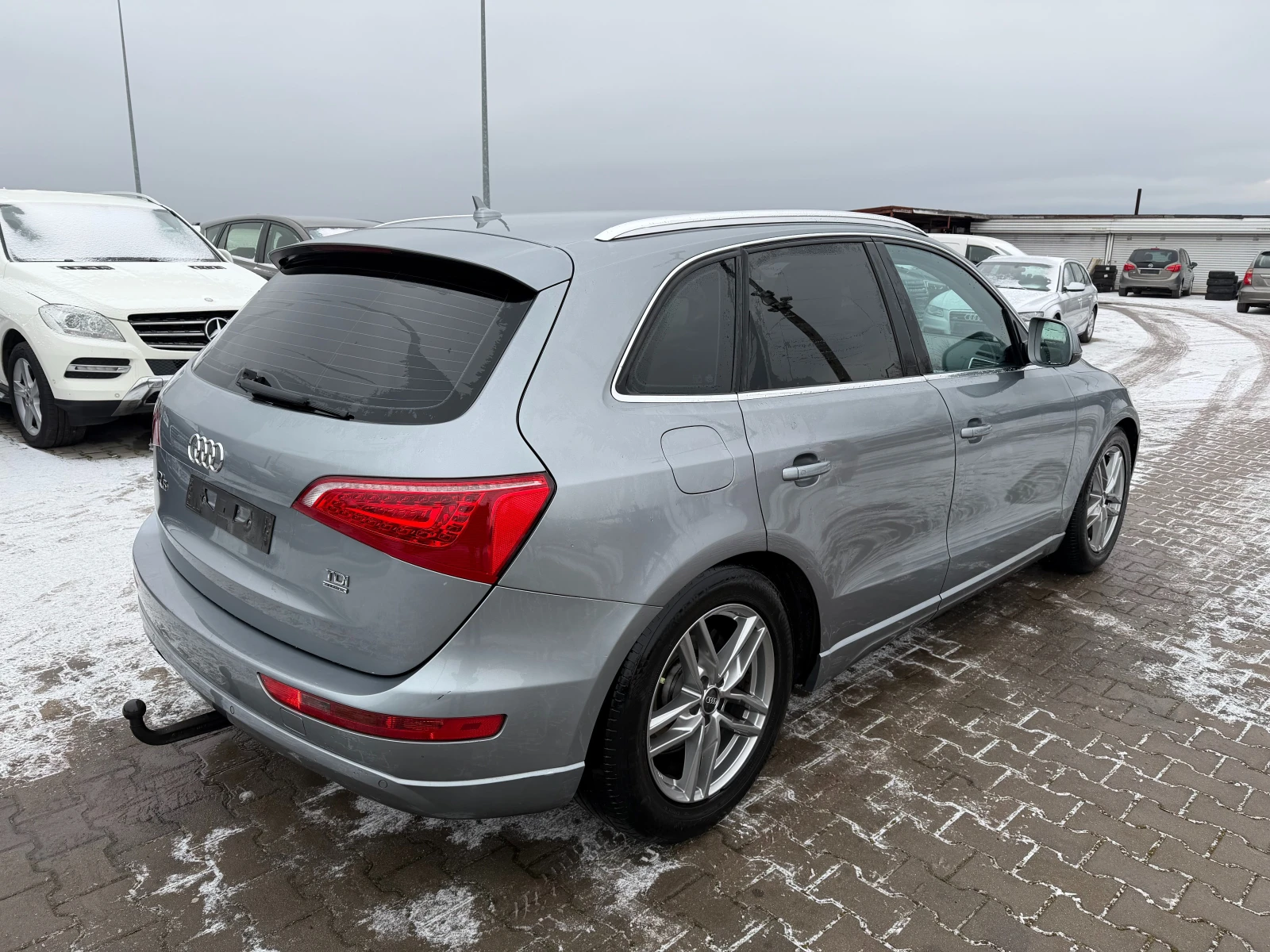 Audi Q5 2.0TDI QUATTRO AVTOMAT/NAVI/KOJA EURO 5 - изображение 6