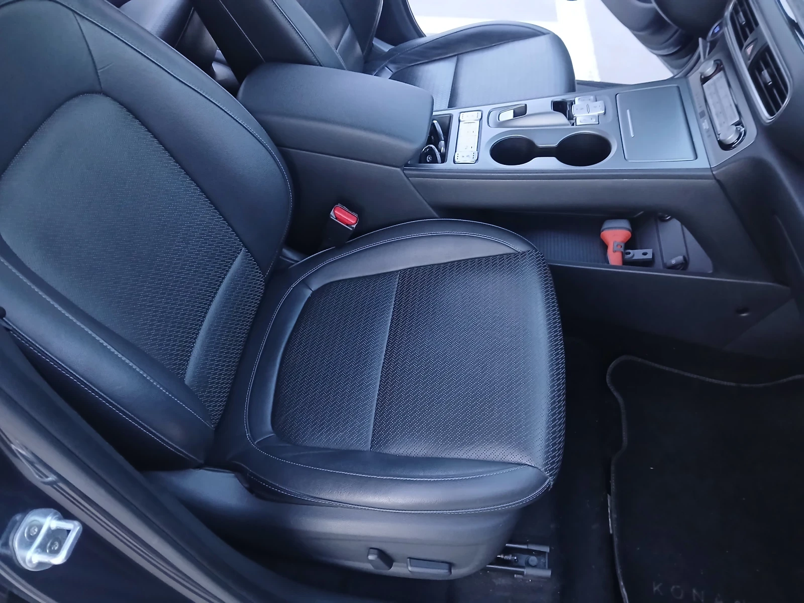 Hyundai Kona PREMIUM  64 kwh - изображение 8