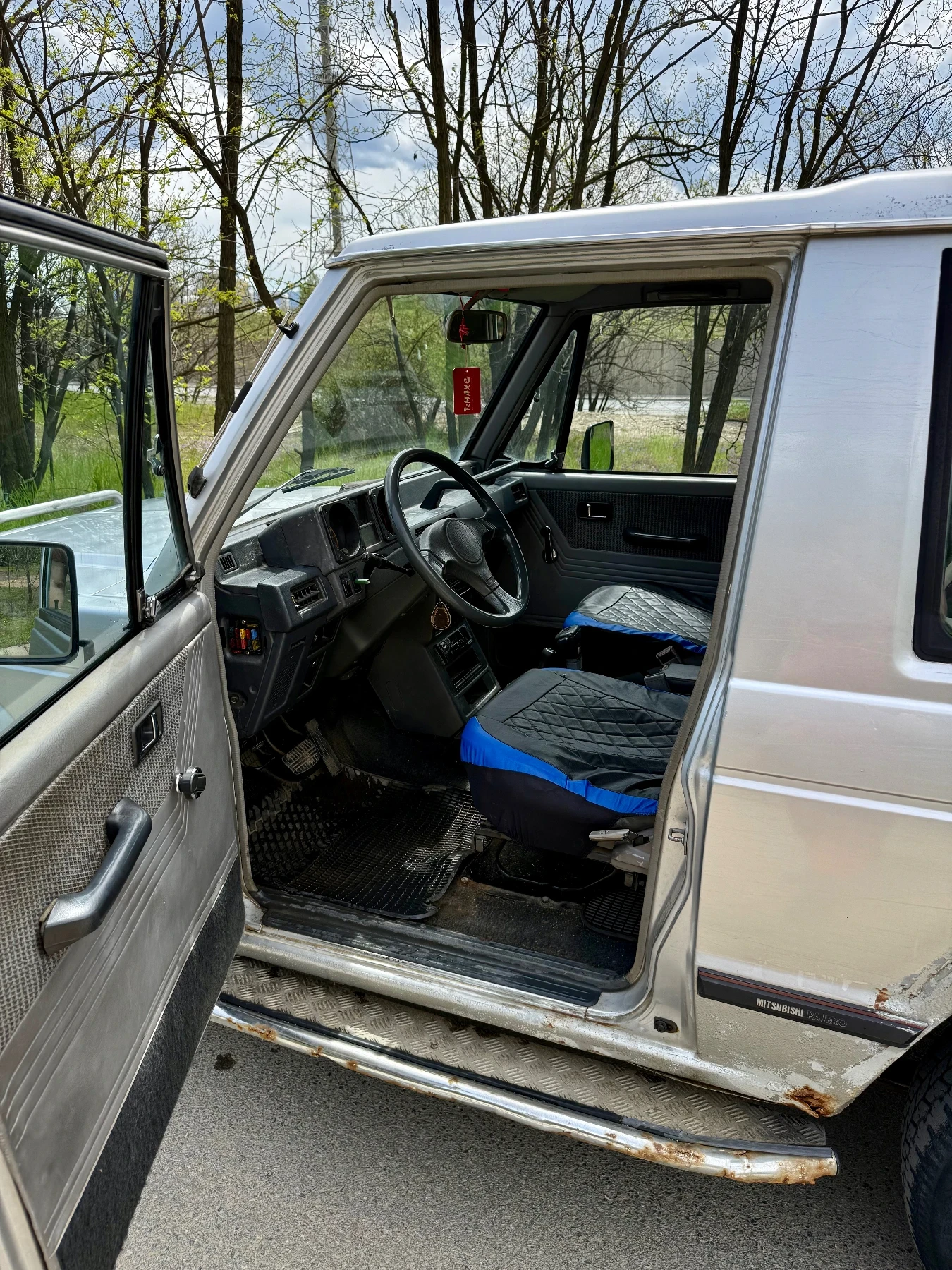 Mitsubishi Pajero 2.5 TD, снимка 7 - Автомобили и джипове - 54578524