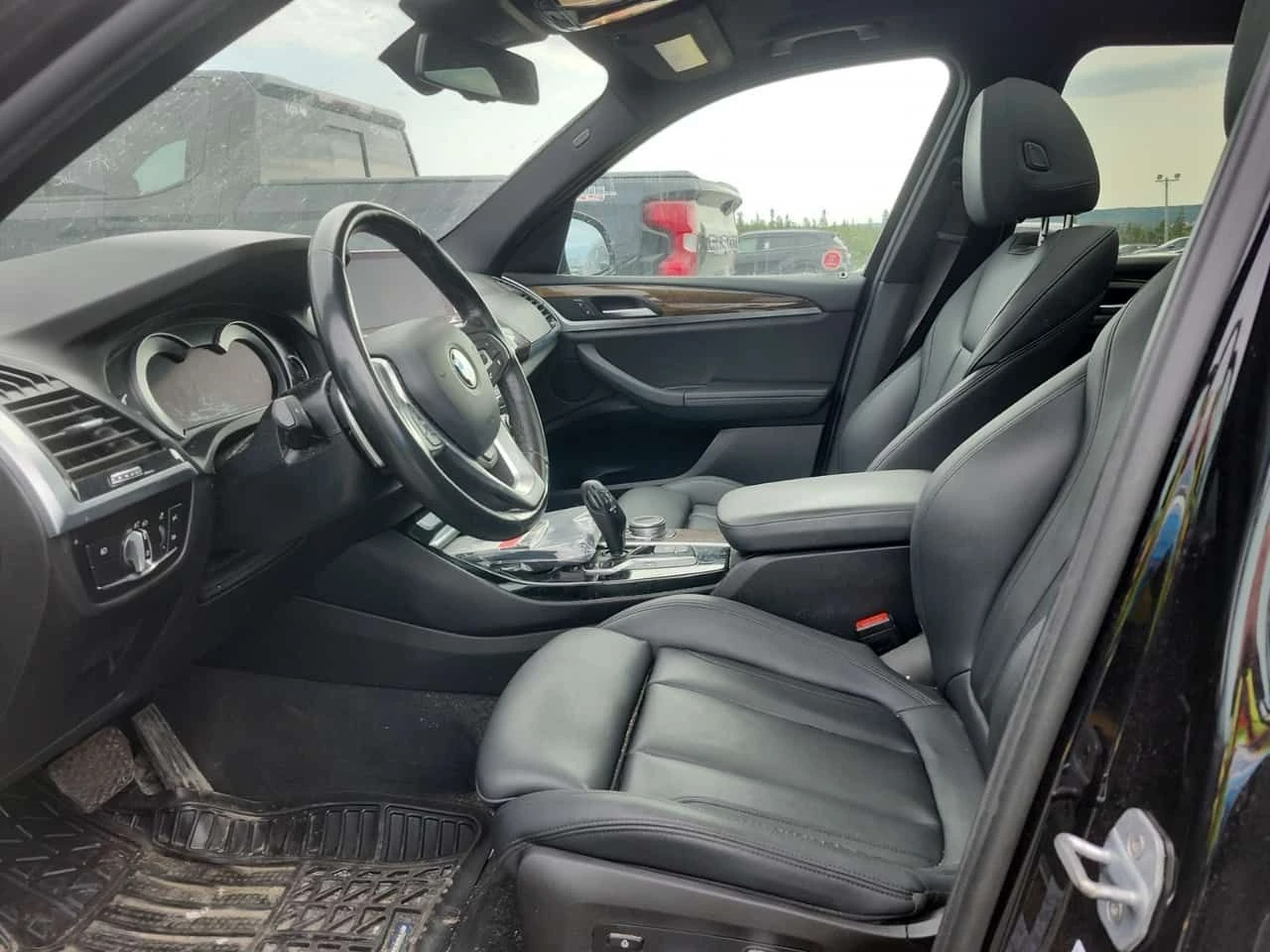 BMW X3  * CARFAX * БЕЗ ПЪРВОНАЧАЛНА ВНОСКА, снимка 3 - Автомобили и джипове - 55403523