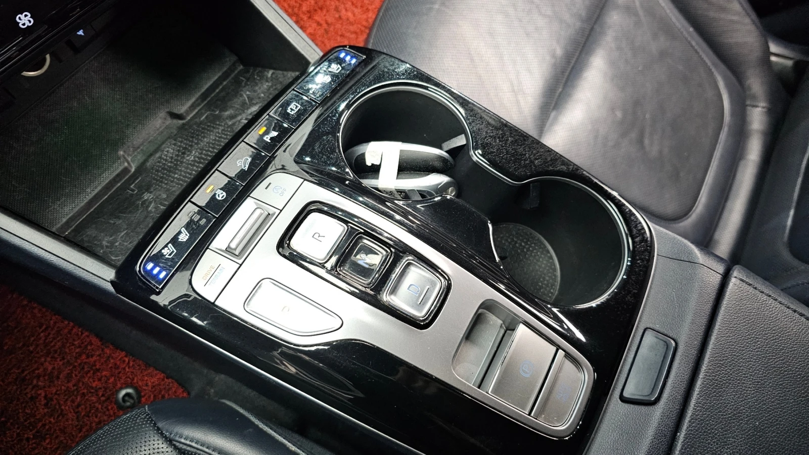 Hyundai Tucson 4WD INSPIRATION * DIS * ОБДУХ * 360, снимка 9 - Автомобили и джипове - 56128720
