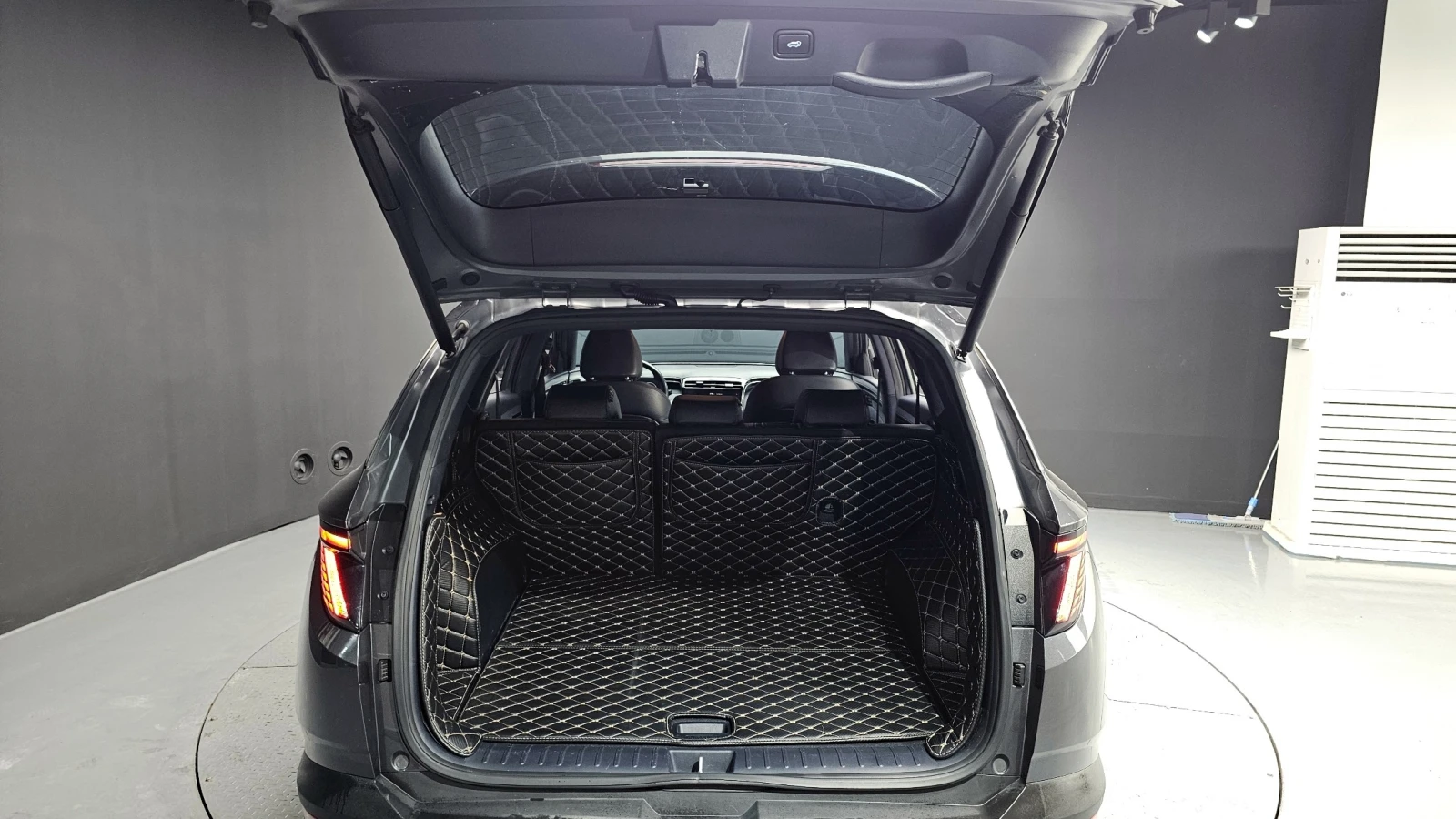 Hyundai Tucson 4WD INSPIRATION * DIS * ОБДУХ * 360, снимка 5 - Автомобили и джипове - 56128720