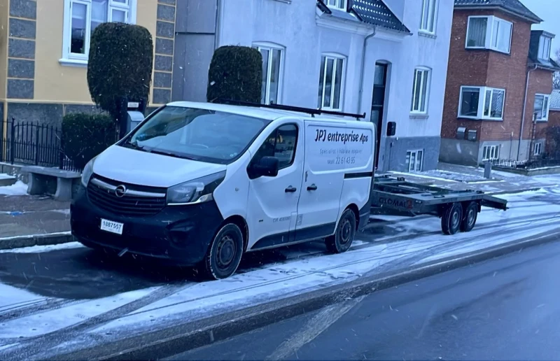 Opel Vivaro 1, 6cdti, снимка 17 - Бусове и автобуси - 53442285