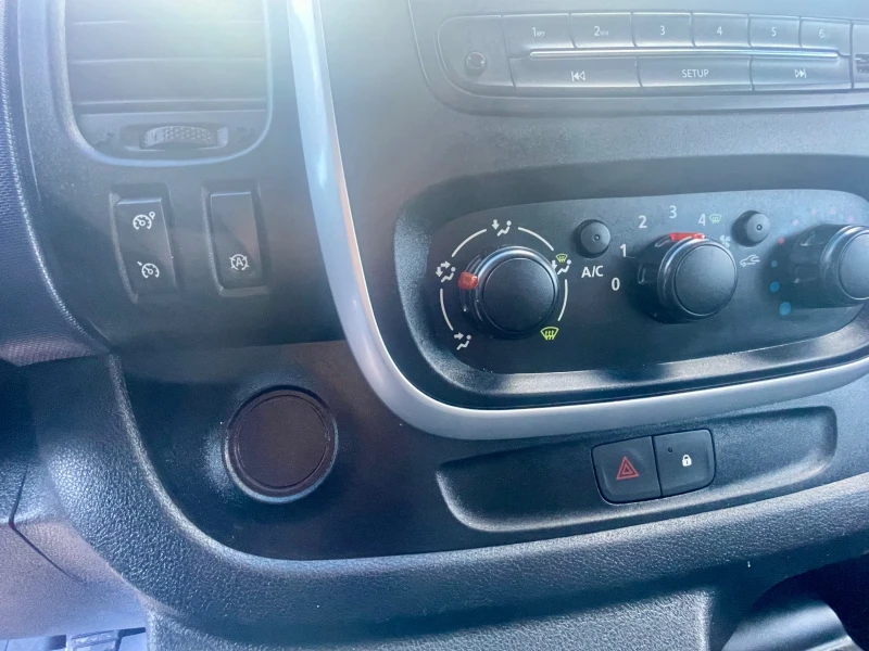 Opel Vivaro 1, 6cdti, снимка 14 - Бусове и автобуси - 53442285