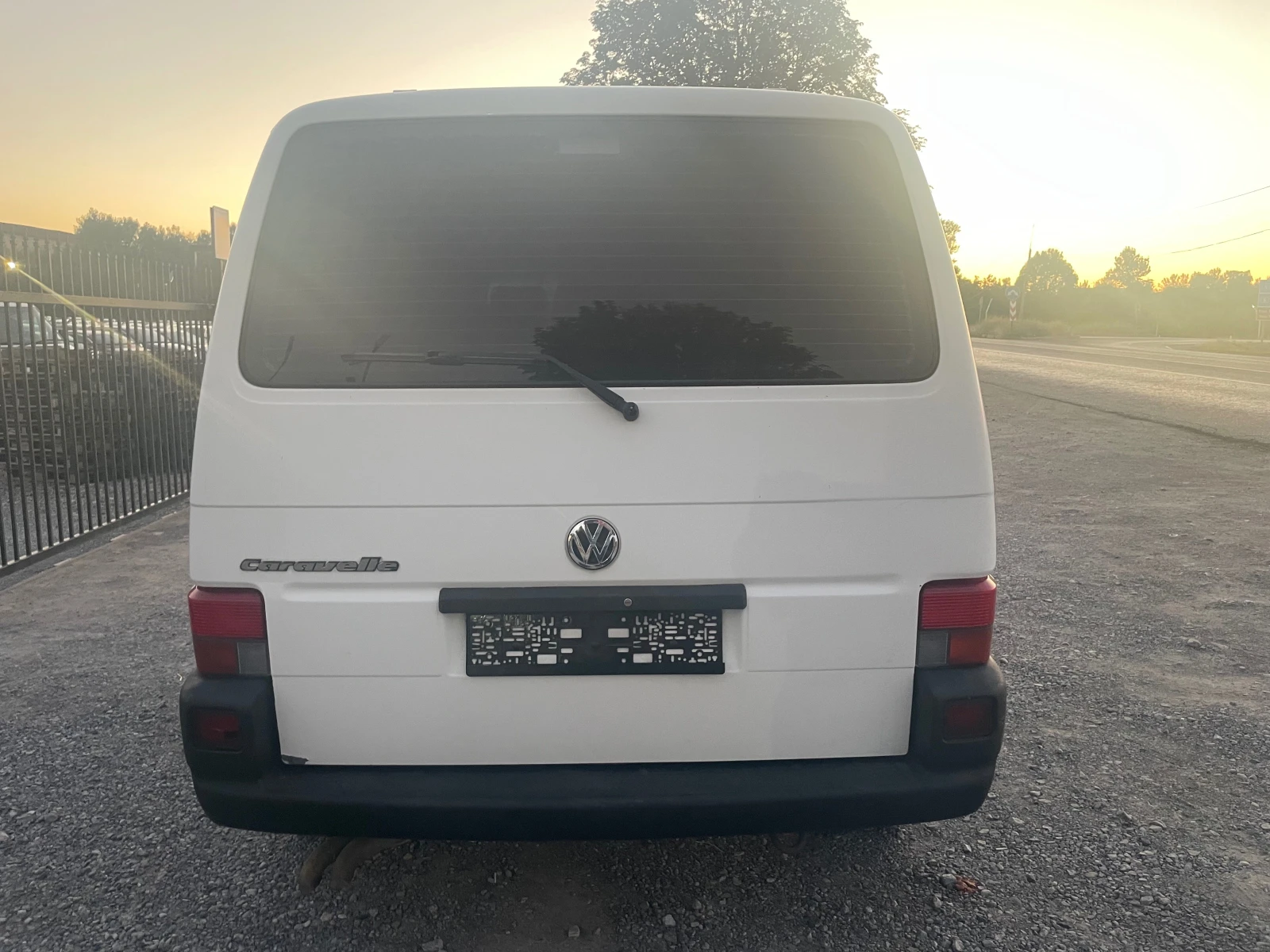 VW Caravelle 1.9TDI -9 МЕСТЕН - изображение 6