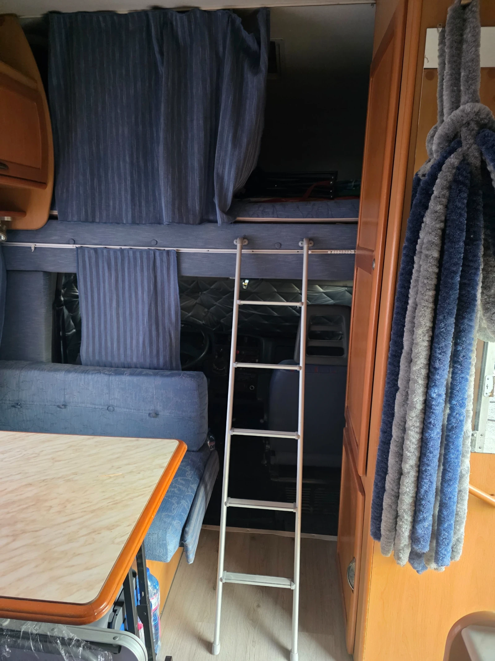 ������ McLouis ���� ������  | Mobile.bg � ����������� 12