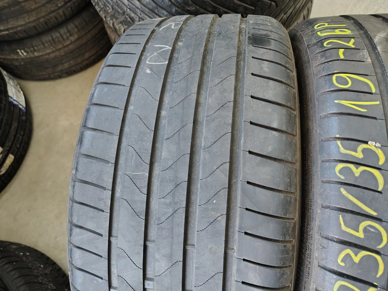 Гуми Летни 235/35R19