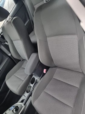 Toyota Auris 1, 8 Hibrid, снимка 10