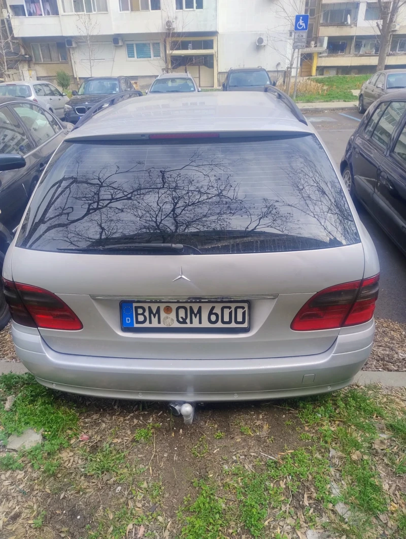 Mercedes-Benz E 220, снимка 1 - Автомобили и джипове - 49549943