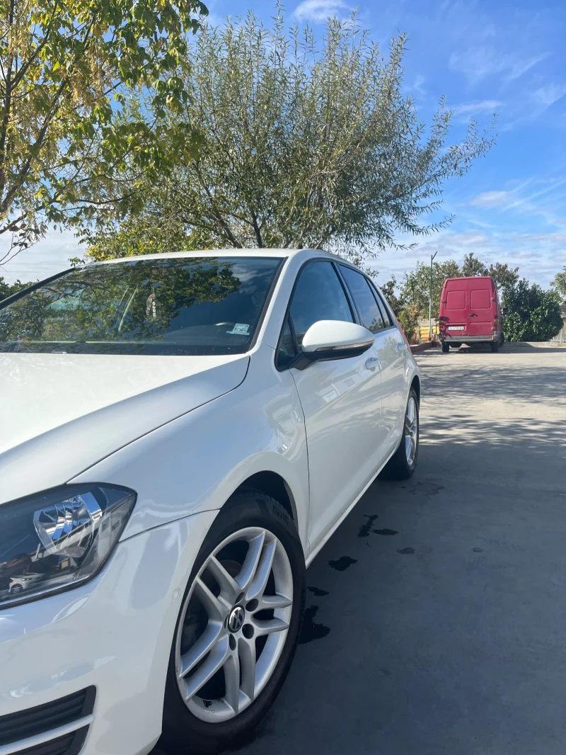 VW Golf 1.6 TDI, снимка 3 - Автомобили и джипове - 51003423