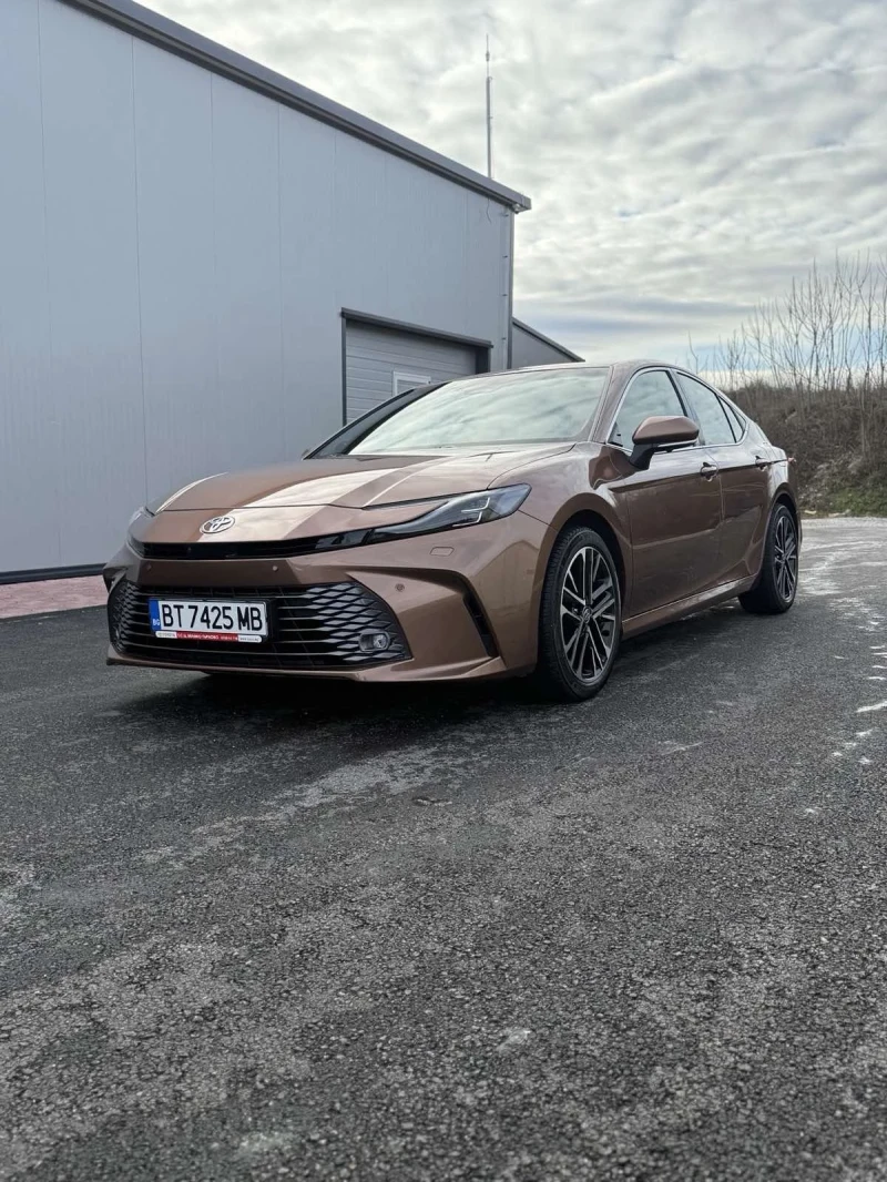 Toyota Camry 2.5H Luxury, снимка 2 - Автомобили и джипове - 53046487