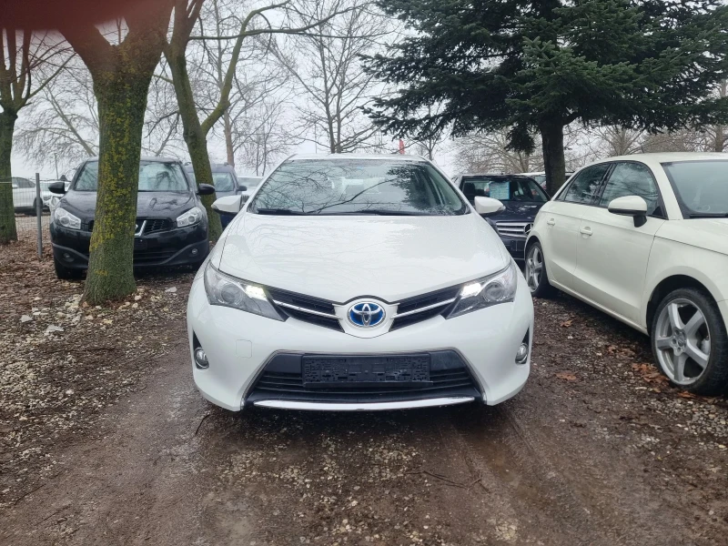 Toyota Auris 1, 8 Hibrid, снимка 2 - Автомобили и джипове - 53484488