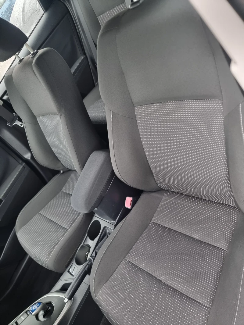 Toyota Auris 1, 8 Hibrid, снимка 10 - Автомобили и джипове - 53484488