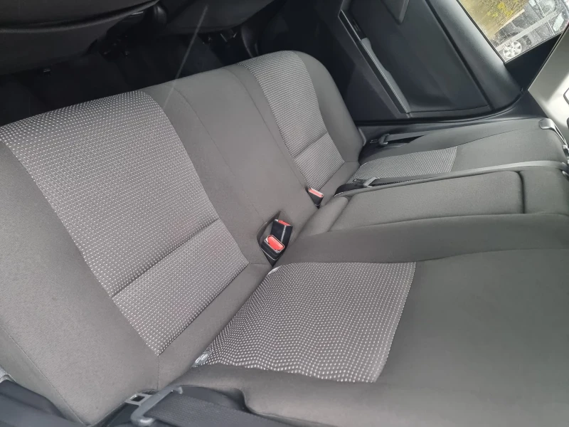 Toyota Auris 1, 8 Hibrid, снимка 11 - Автомобили и джипове - 53484488