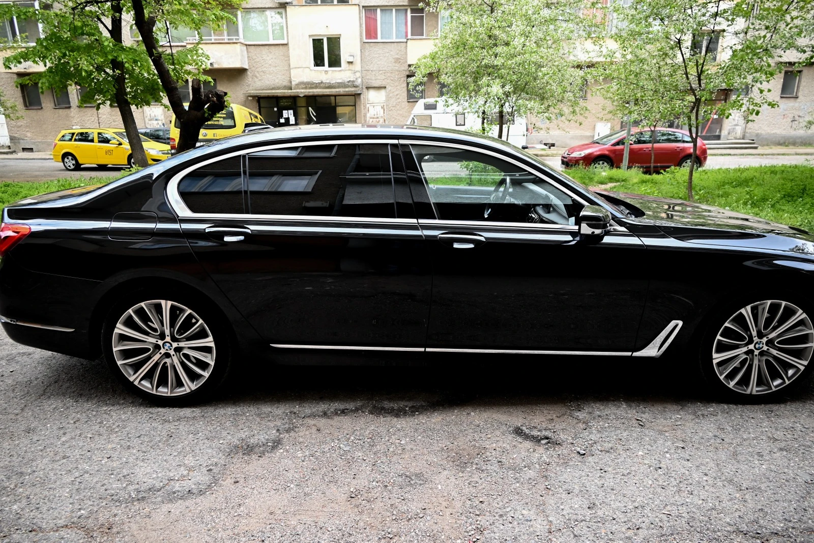 BMW 740 LD xDrive  - изображение 7