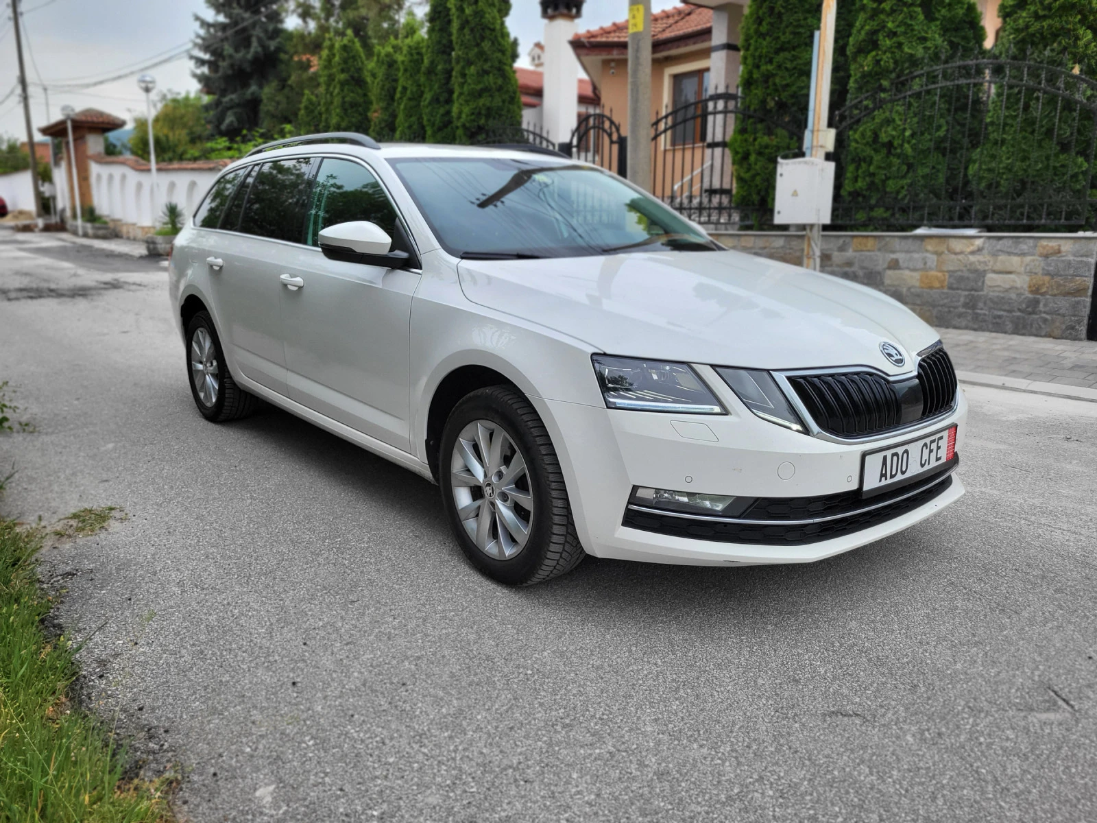 Skoda Octavia 2.0D 184кс 4х4 - изображение 2