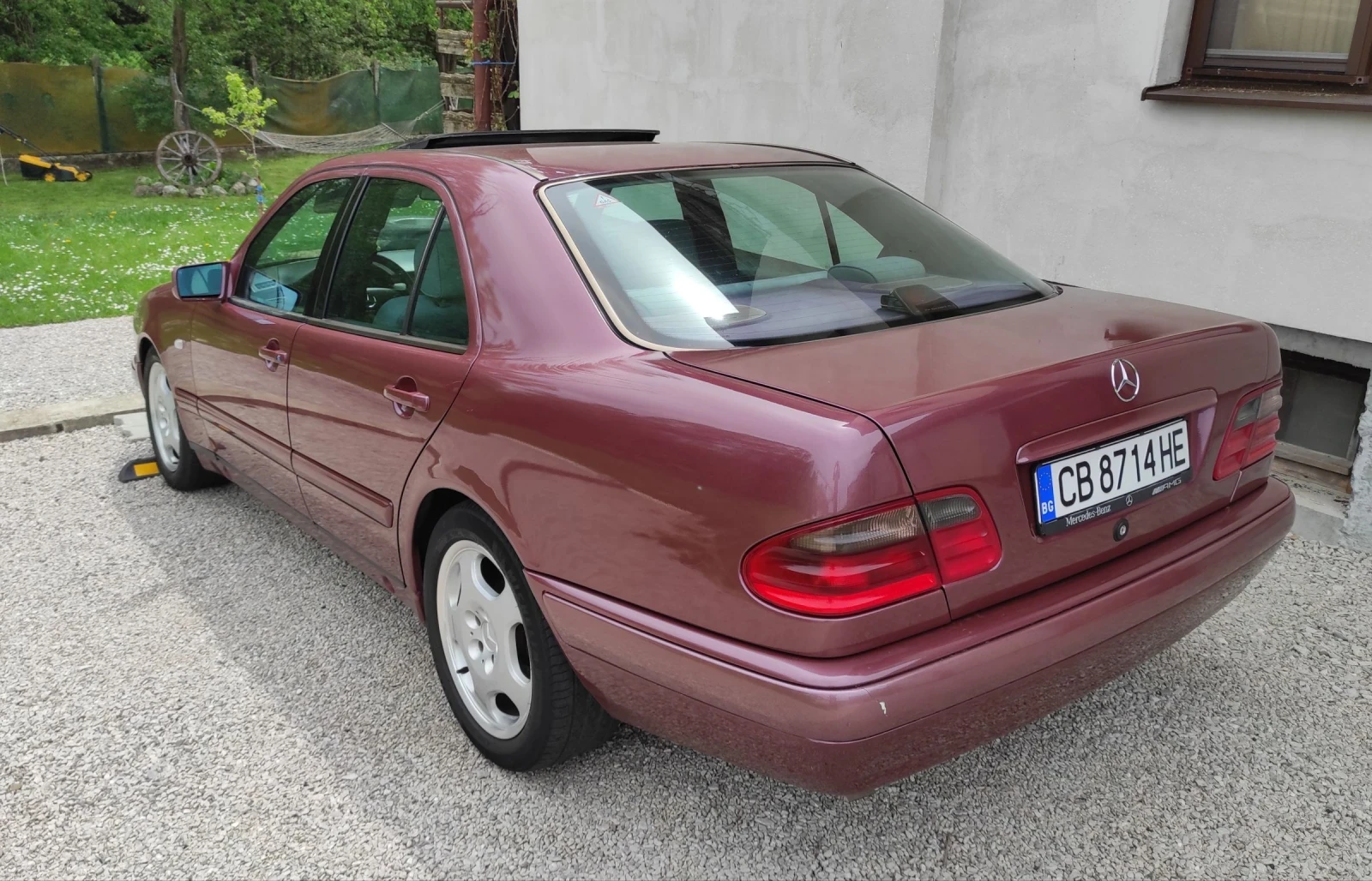 Mercedes-Benz E 230                                  /// BENZIN / GAS  - изображение 2