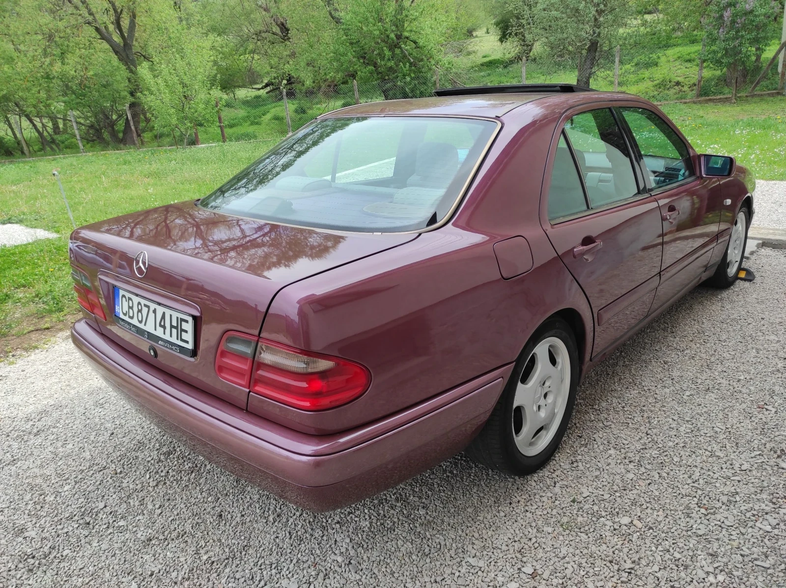 Mercedes-Benz E 230                                  /// BENZIN / GAS  - изображение 3