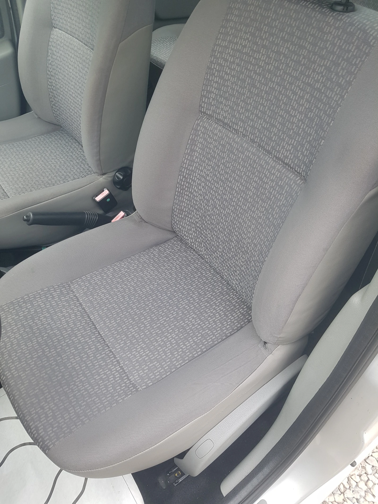 Dacia Logan 1.5dci-86ks.Itali - изображение 7