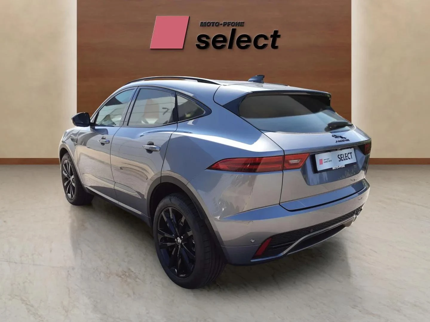 Jaguar E-pace 2.0 - изображение 7