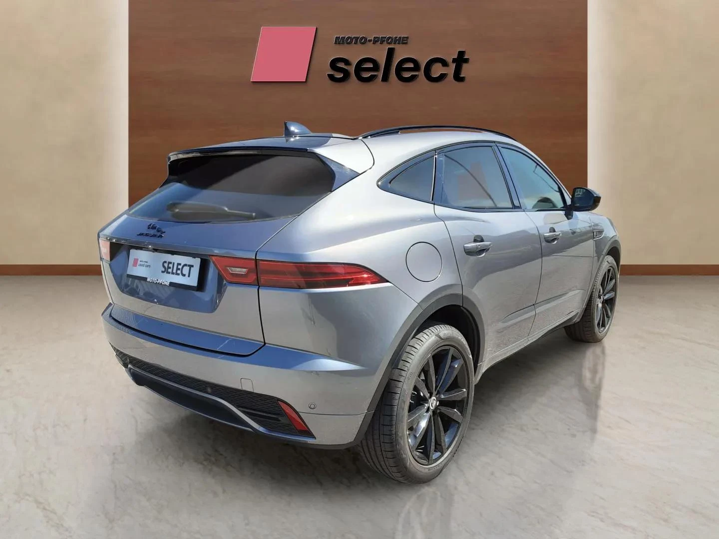 Jaguar E-pace 2.0 - изображение 5