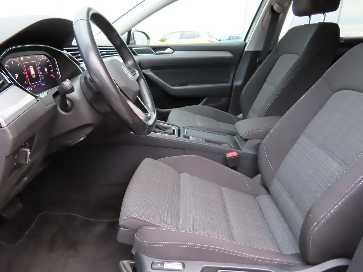 VW Passat Business 2.0 TDI SCR DSG - изображение 5