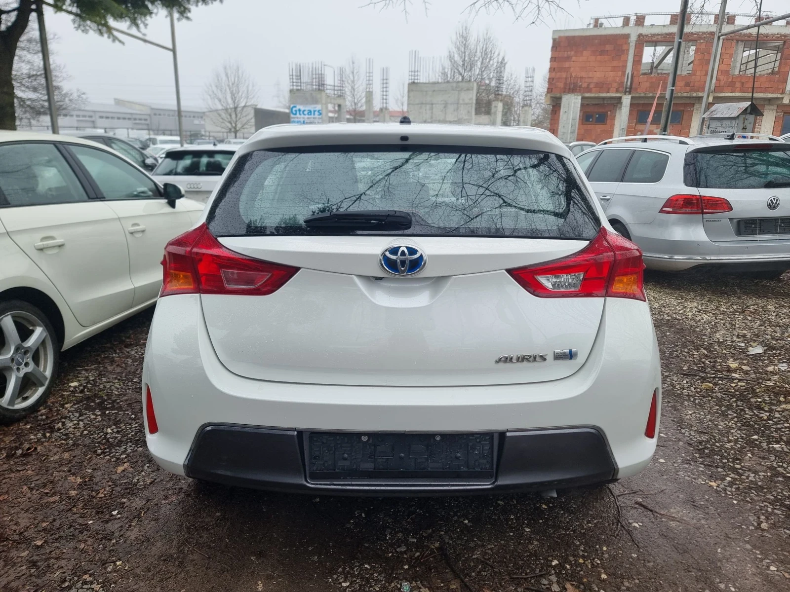 Toyota Auris 1, 8 Hibrid - изображение 6