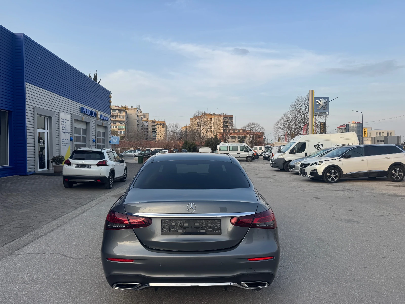 Mercedes-Benz E 220 E220d 4Matic AMG line - изображение 4