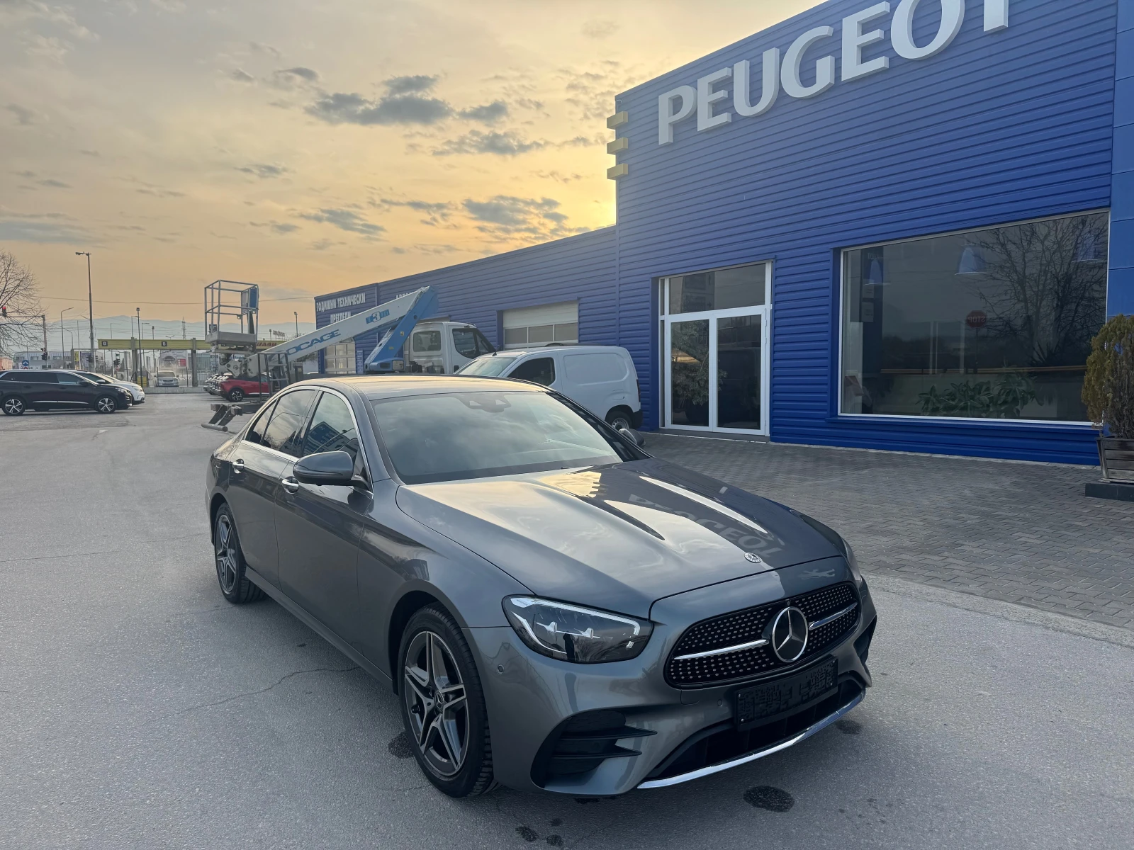 Mercedes-Benz E 220 E220d 4Matic AMG line - изображение 7