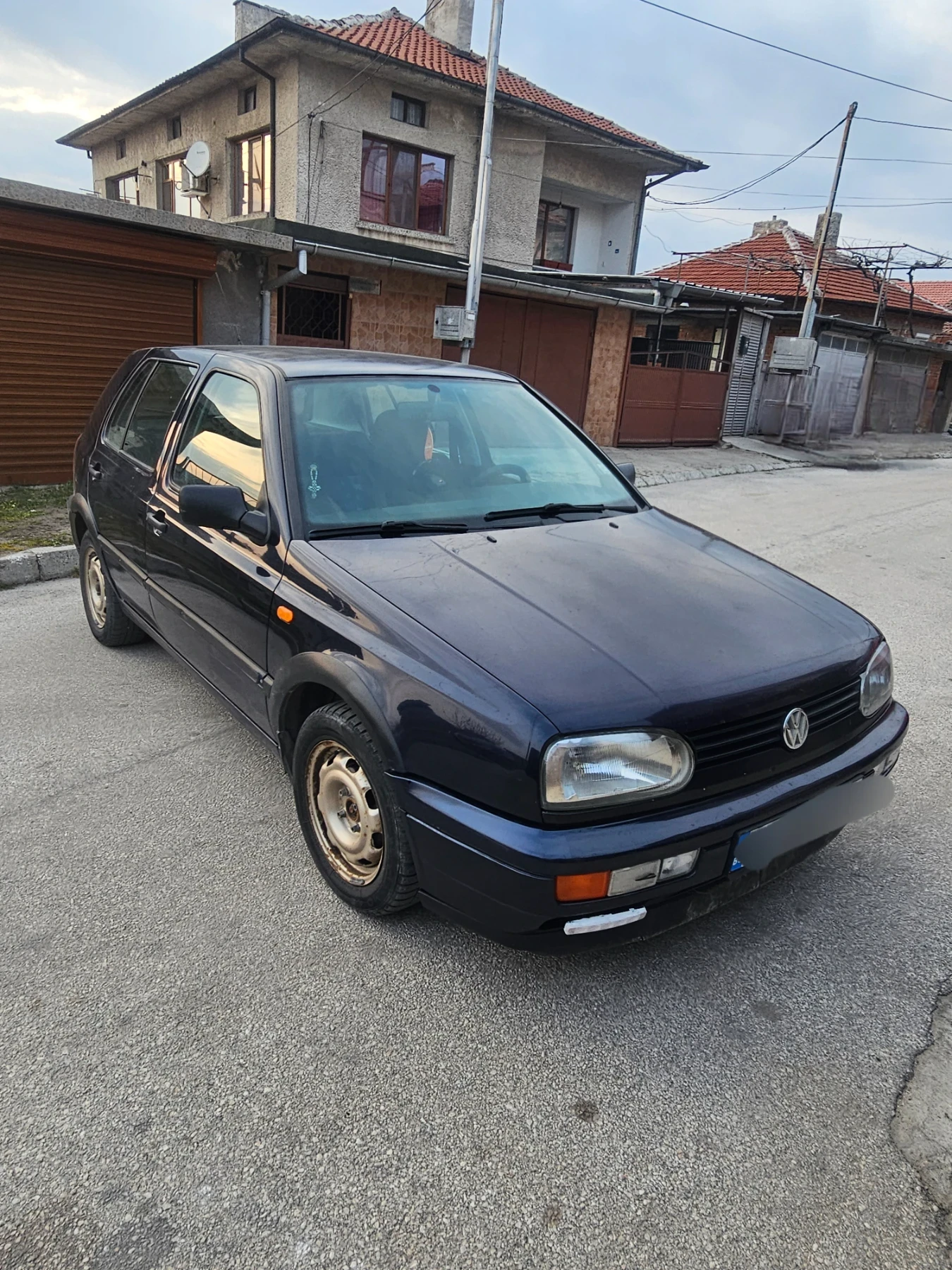 VW Golf 3. 1, 4 газова уредба, снимка 2 - Автомобили и джипове - 53878640