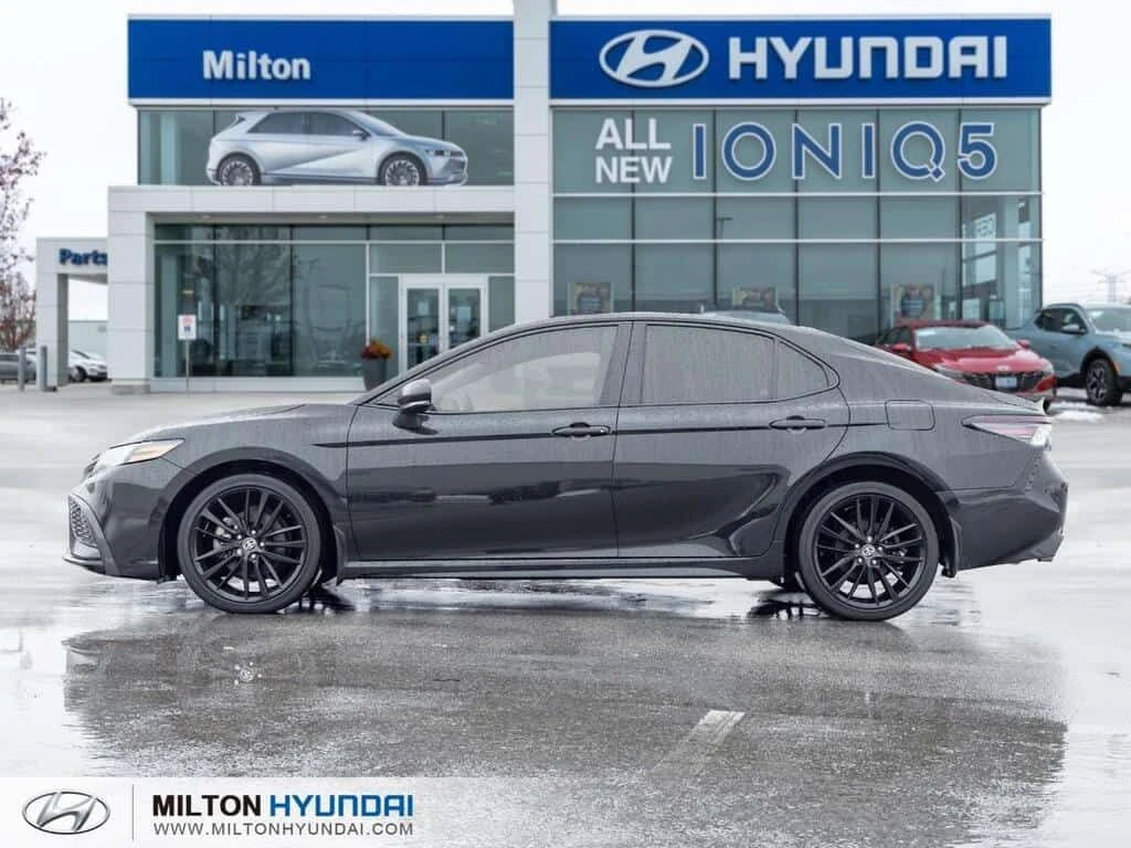 Toyota Camry * XSE| AWD| ONE OWNER| RED LEATHER| SUNROOF| HEATE, снимка 3 - Автомобили и джипове - 53905293