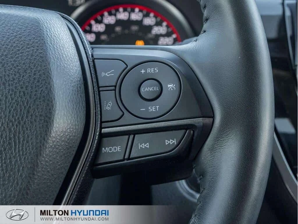 Toyota Camry * XSE| AWD| ONE OWNER| RED LEATHER| SUNROOF| HEATE, снимка 13 - Автомобили и джипове - 53905293