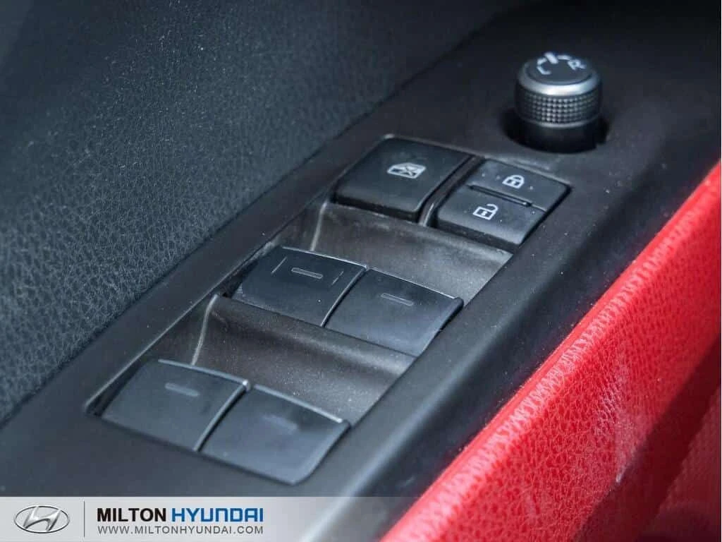 Toyota Camry * XSE| AWD| ONE OWNER| RED LEATHER| SUNROOF| HEATE, снимка 9 - Автомобили и джипове - 53905293