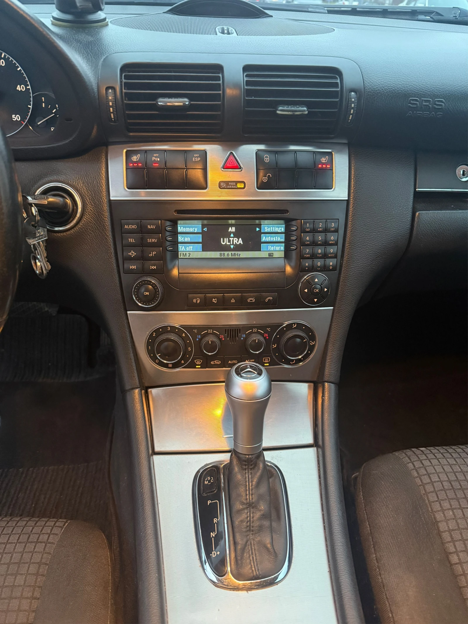 Mercedes-Benz C 220 CL203, снимка 10 - Автомобили и джипове - 54043119