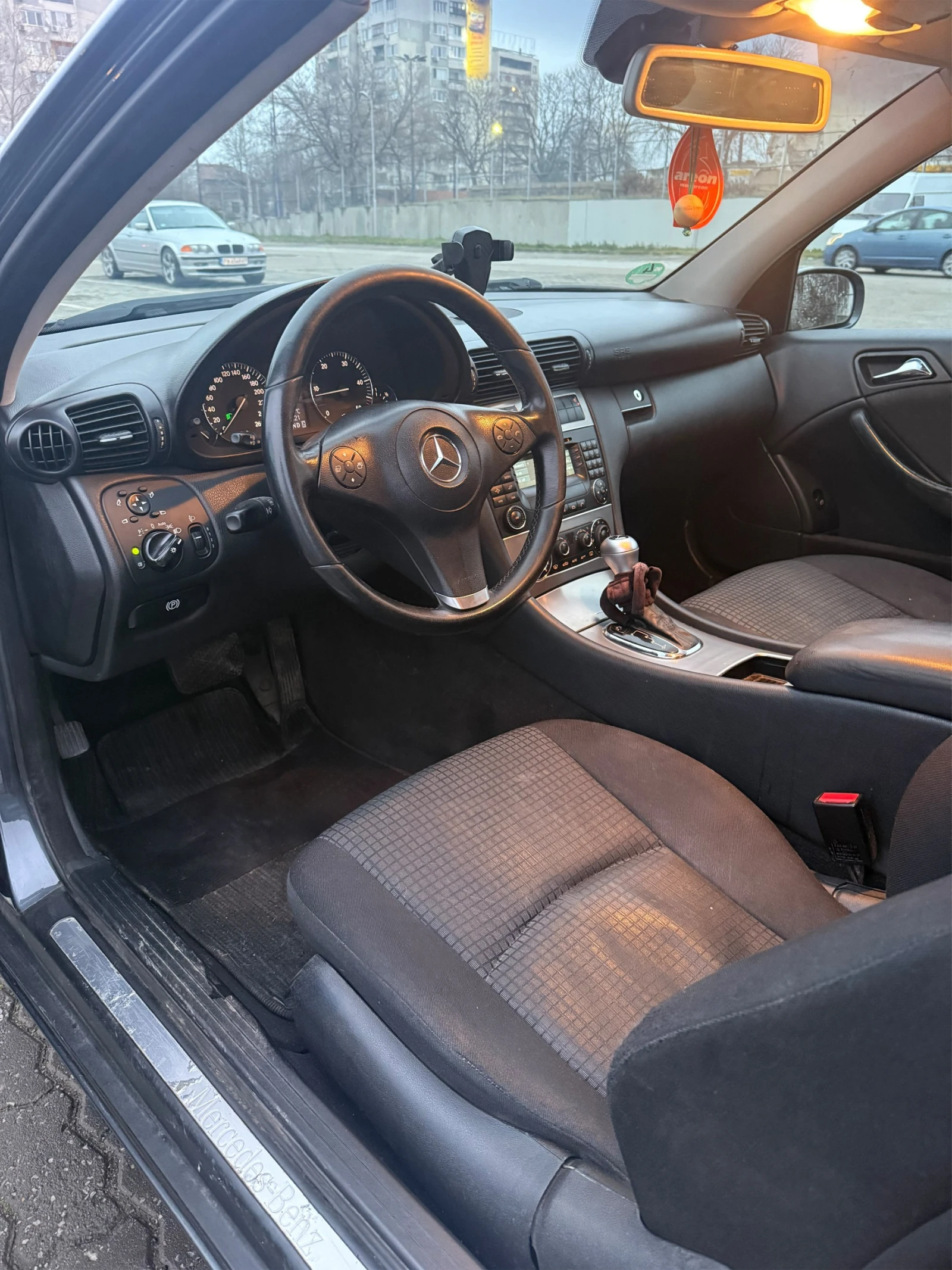 Mercedes-Benz C 220 CL203, снимка 7 - Автомобили и джипове - 54043119